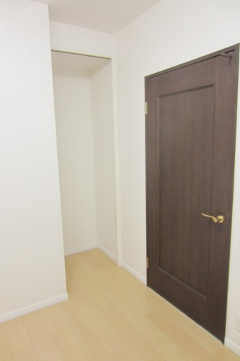 サービスルーム(納戸)を子供部屋として使えるように サービスルーム(納戸)を子供部屋として使えるように